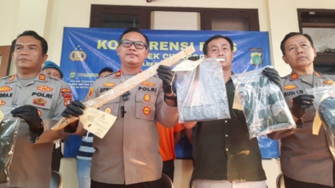 Polisi sita barang bukti kasus perampokan di Depok
