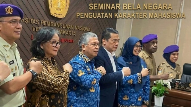 Potret foto bersama usai acara seminar