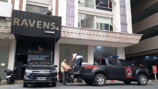 Usai Temuan Mayat, Polisi Sita 744 Botol Miras di Bawah Apartemen Saladin Mansion Depok