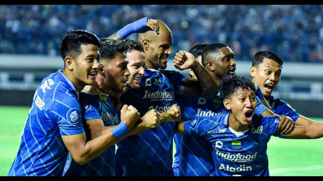 Skuad Mewah Persib Bandung: Sandy Walsh Resmi Gabung, Eks Bintang Eropa Ikut Merapat, Ole Romeny Ikutan Mudik?