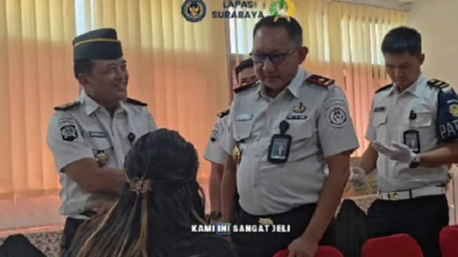 Petugas Lapas Surabaya mengamankan seorang wanita penyelundup narkoba