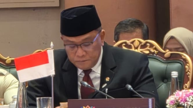 Potret Menteri LH Jumhur Hidayat