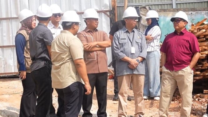 Walkot Depok Supian Suri saat meninjau pembangunan gedung RKAI.