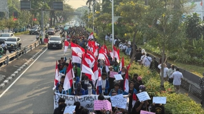 Aksi Massa KRJP di gedung DPR