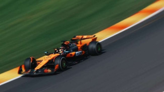 Bos McLaren Ungkap Penyebab Oscar Piastri Tabrak Pagar di F1 Azerbaijan