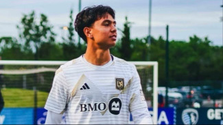 Adrian Wibowo Tiba di Surabaya, Patrick Kluivert Nantikan Amunisi Baru!