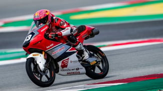 Pembalap Indonesia Mario Aji dan Fadillah Arbi Tuntaskan Kualifikasi Moto2 dan Moto3 San Marino