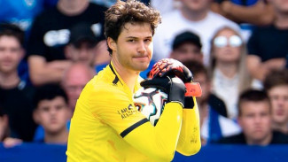 Senne Lammens 3 Minggu di United, Kapan Debut Premier League?