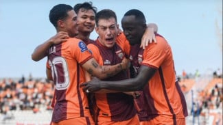 Peralta On Fire! Borneo FC Libas Semen Padang 2-0 Tanpa Ampun