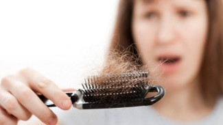 Rambut Rontok Semakin Parah? Kenali Penyebab dan Solusi Alami agar Tetap Sehat dan Kuat