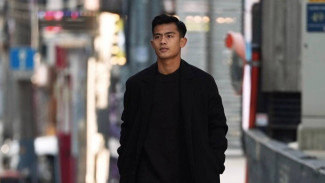 5 Inspirasi Streetwear ala Pratama Arhan, Cowok Matang yang Bikin Cewek Terpikat