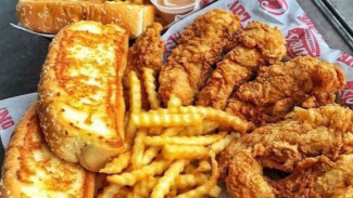 Ternyata Ini Alasan Kenapa Kita Sulit Berhenti Makan Junk Food!