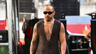 5 Inspirasi Daily Outfit Lewis Hamilton, Bikin Kamu Tampil Stylish Maksimal