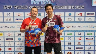 Hendra Setiawan Sabet Dua Gelar Juara Dunia Senior BWF 2025