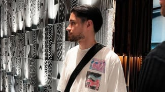 Bikin Cewek Meleleh! 5 Outfit Santai Kevin Diks Simple Tapi Berkelas