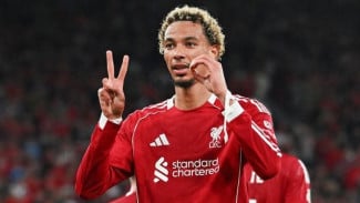 Hugo Ekitike Bicara Soal Persaingan dengan Alexander Isak di Liverpool