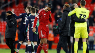 Publik Anfield Frustrasi! The Reds Terjun ke Peringkat 12, Situasi Darurat!