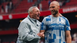 Rumor ke Persib Menguat, Mike van der Hoorn Pamit dari FC Utrecht