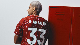 Liverpool Resmi Datangkan Ronald Araujo dari Barcelona