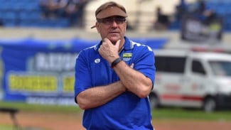 Robert Rene Alberts Bongkar Kronologi Persib Kena FIFA Registration Ban
