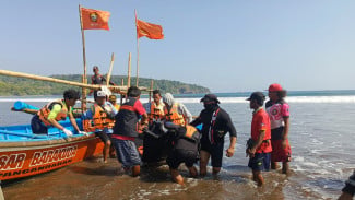 Menatap Gelombang 1,2 Meter Pangandaran, Ajal Menjemput Supriyanto Usai Perahu Terbalik