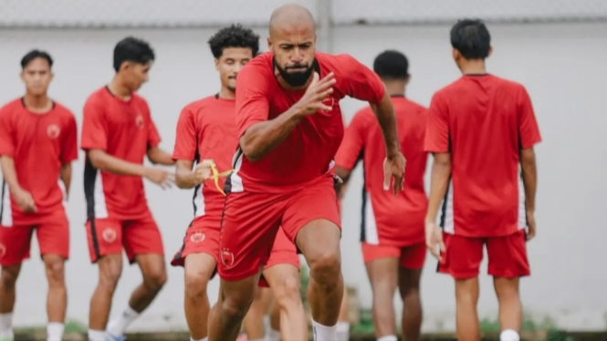Striker PSM Makassar, Alex Tanque