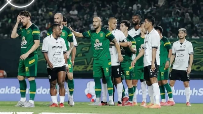 Persebaya Surabaya vs PSS Sleman