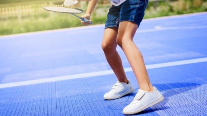 Ilustrasi Sepatu Badminton