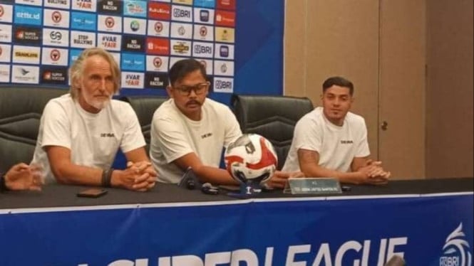 Pelatih Dewa United, Jan Olde