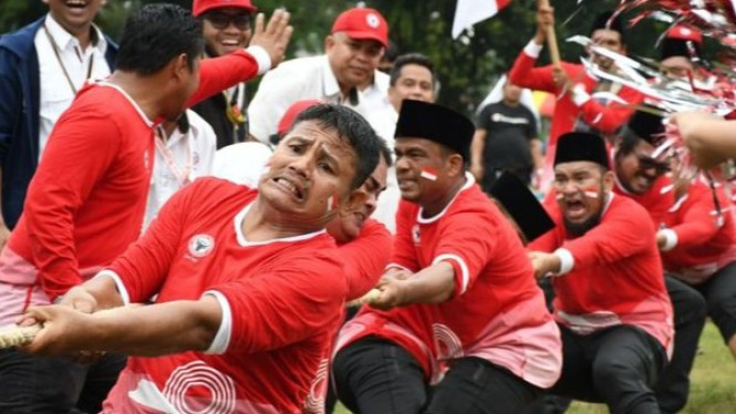 Lomba Tarik Tambang Agustusan