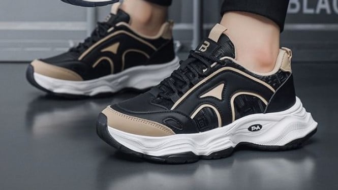 Sneakers Pria
