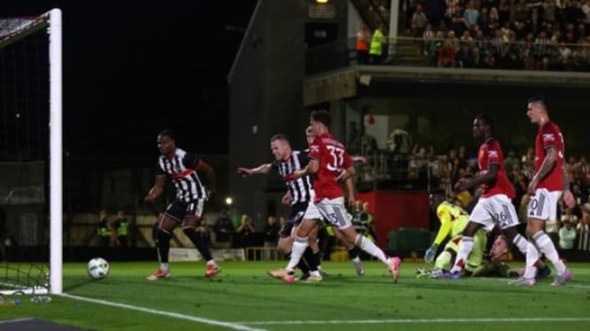 Grimsby vs Manchester United