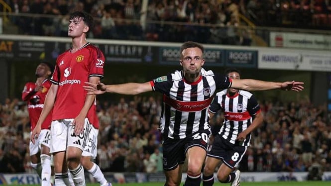 Grimsby vs Manchester United