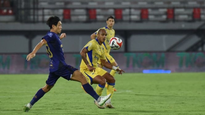 Persita Tangerang vs Persib Bandung