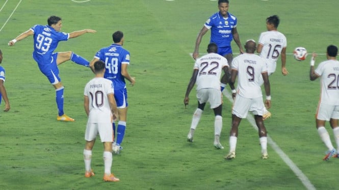 Persib vs Borneo FC