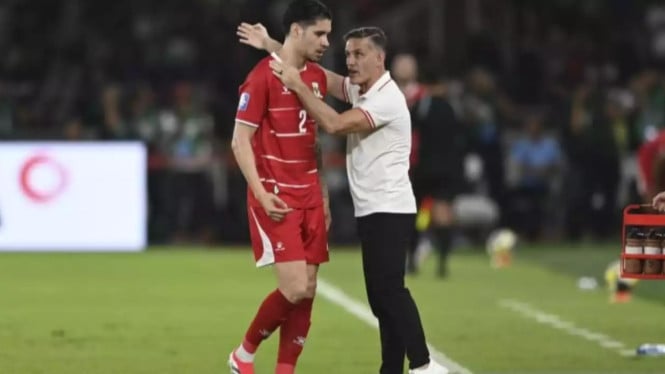 Kevin Diks dan John Herdman