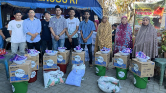 Santri Ganjar Salurkan Bantuan Untuk Warga Terdampak Kebakaran di Bone