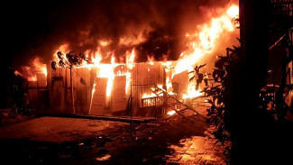 Bakar Lilin Saat Mati Lampu, Dua Rumah di Pangkabinanga, Gowa Ludes Dilahap Sijago Merah