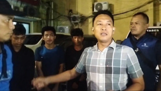Panas Dingin!! Kawanan Jagoan Ancam Pengunjung Kedai Pakai Busur, Diringkus Polisi