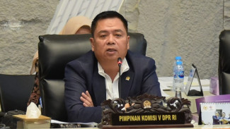 Ketua Komisi V DPR-RI Lasarus Tahan Emosi Bahas Jalan Tol: Bangun Jalan Tol Itu Uang Rakyat!