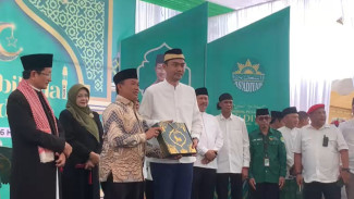 Menteri Agama Sampaikan Pesan Halal bi Halal di Ponpes As'adiyah Wajo, Hercules Sumbang Rp50 Juta