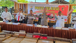 Peredaran Rokok Ilegal Dibongkar Polda Sulbar, Ratusan Ribu Batang Disita