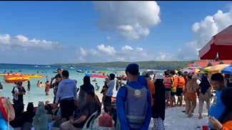 Pesona Pasir Putih Tanjung Bira Tarik Ribuan Wisatawan di Libur Iduladha