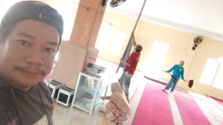 Sambut Tahun Baru Islam, Warga RW 06 Kaccia Gelar Aksi Bersih-Bersih Masjid