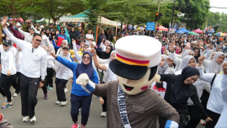 Dekat Dengan Rakyat, Polres Gowa Gelar Bakti Sosial dan Layanan Kesehatan Gratis di Hut Bhayangkara ke 79
