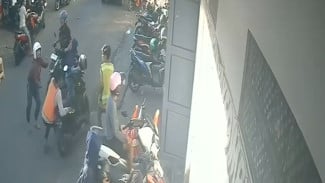 Tegur Pengendara Salah Parkir, Tukang Parkir di Makassar Diserang Pakai Parang