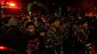 Ribuan Massa Bakar Gedung DPRD Sulsel, Polisi Absen di Lokasi