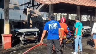 Empat Mobil Dinas Pemkab Bulukumba Terbakar, Diduga Akibat Korsleting Listrik dari Barak Proyek