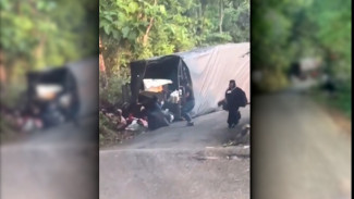 Truk Pengangkut Siswi SMP di Gowa Terguling di Tanjakan, Dua Korban Luka Ringan, Polisi Dalami Penyebab