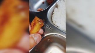 Makan Bergizi Gratis Ditemukan Isi Stapler Melekat Di Tahu Goreng Seorang Pelajar SMP